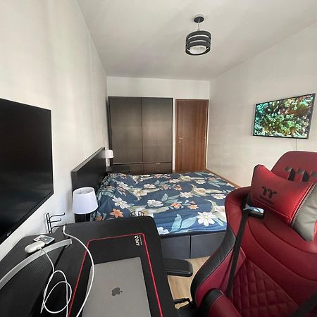 Cozy Apartment With Free Parking Kluż-Napoka Zewnętrze zdjęcie