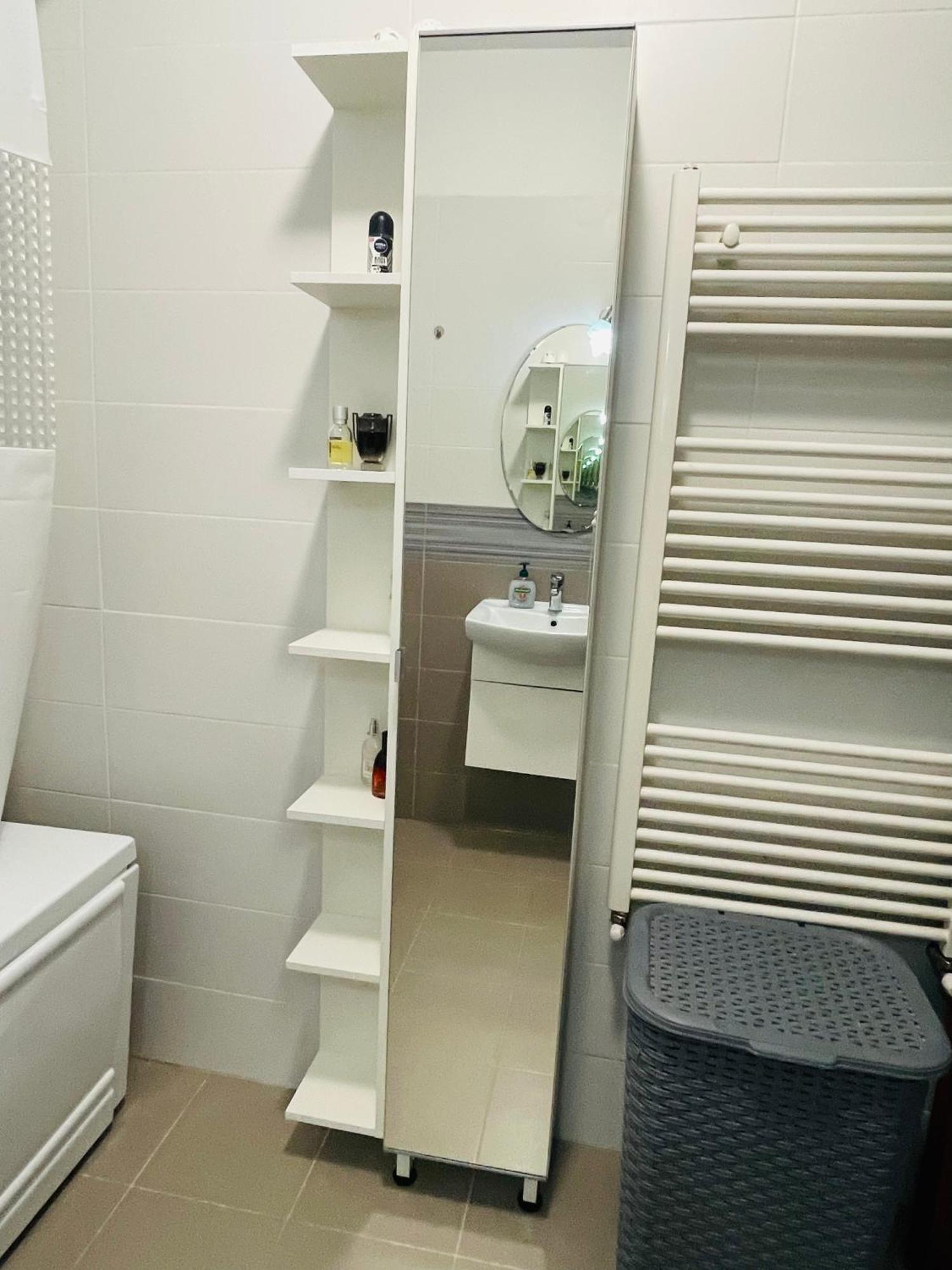 Cozy Apartment With Free Parking Kluż-Napoka Zewnętrze zdjęcie