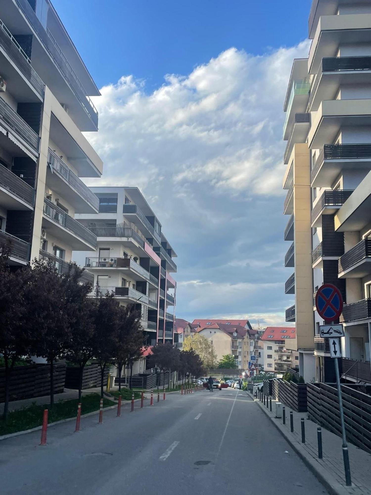Cozy Apartment With Free Parking Kluż-Napoka Zewnętrze zdjęcie
