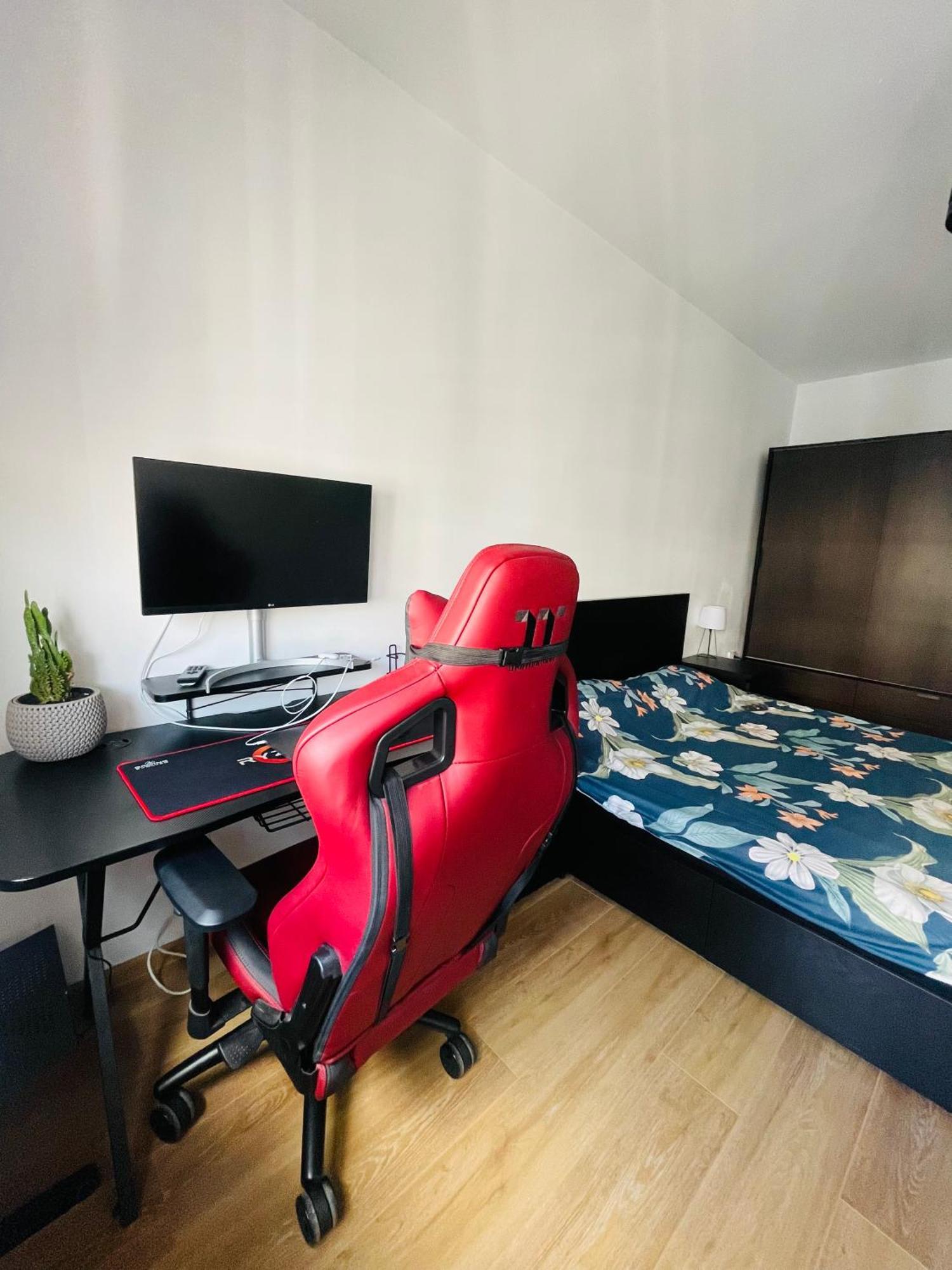 Cozy Apartment With Free Parking Kluż-Napoka Zewnętrze zdjęcie